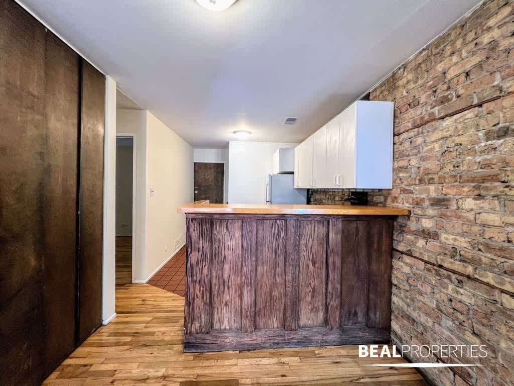 604 W Surf St – photo 5