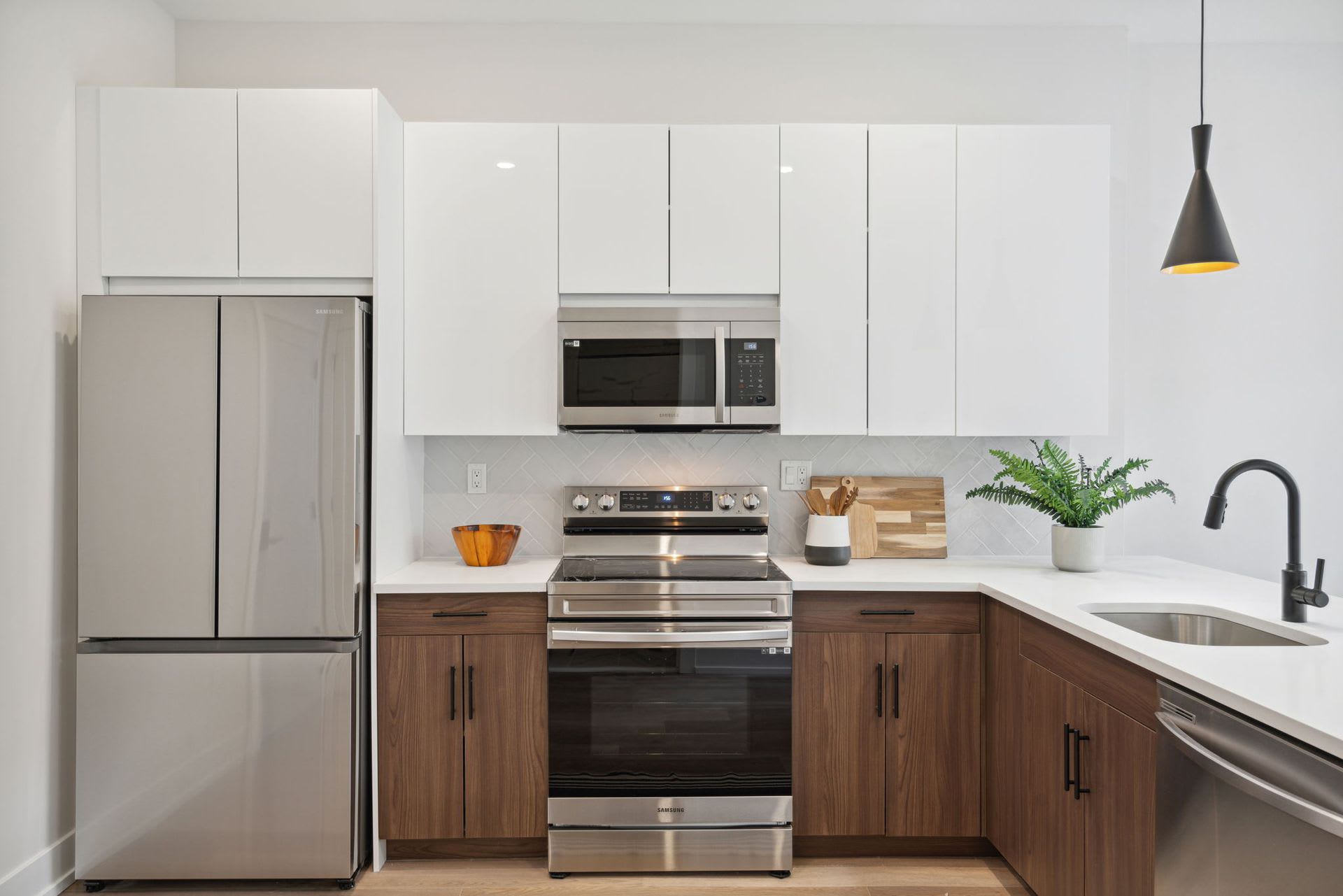 720 Thompson Street – photo 3
