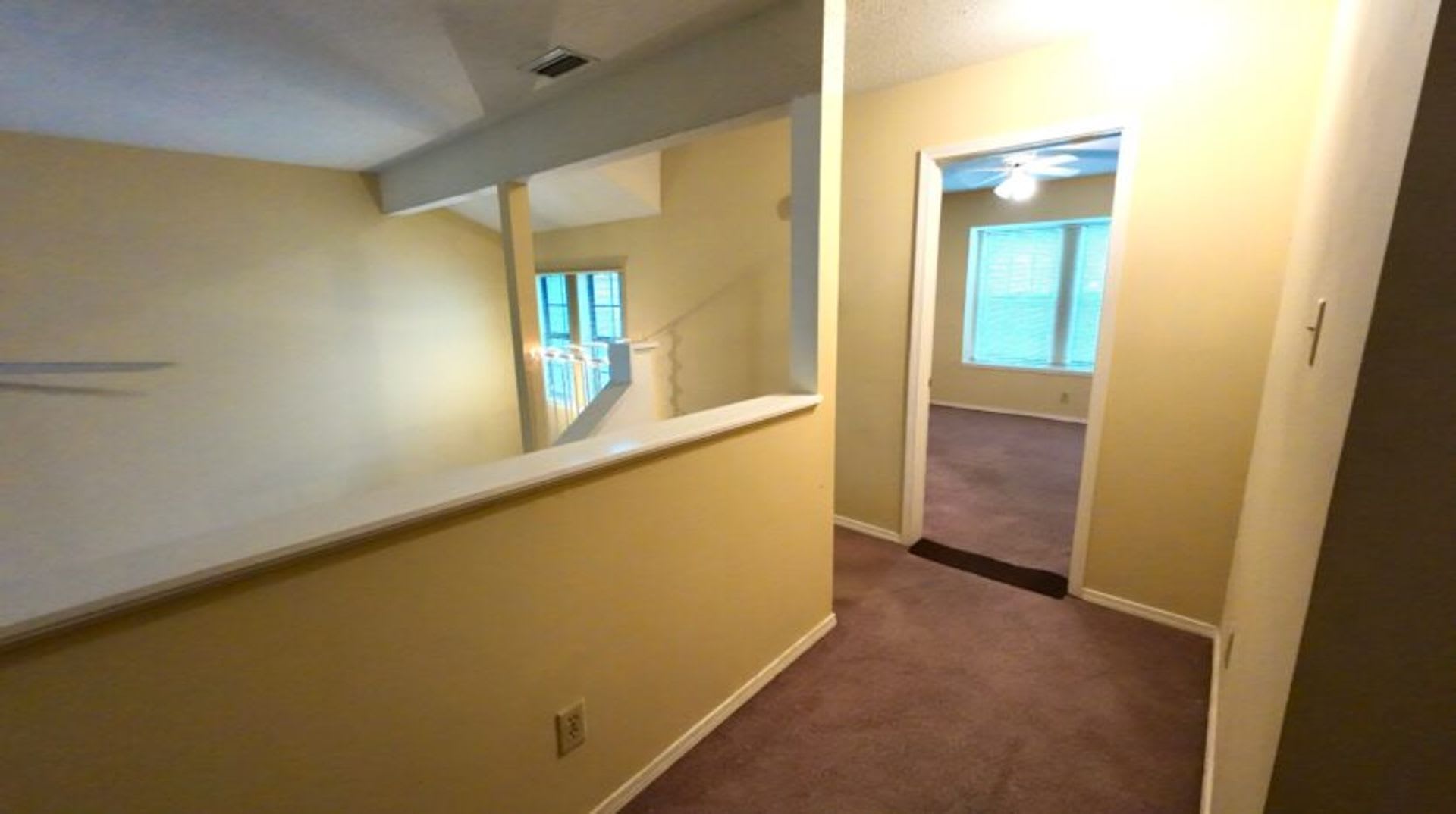 2/2 Condo with Covered Parking – photo 2