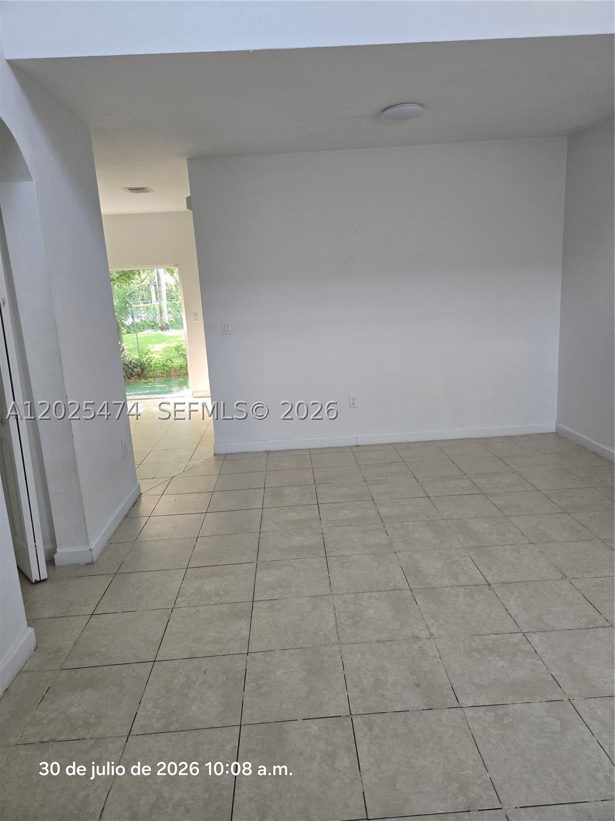 4136 NE 24th St – photo 4