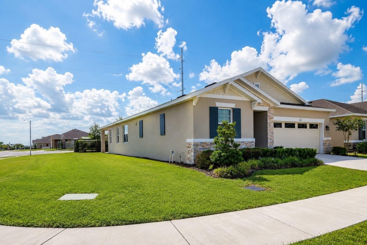 708 GRIFFON Avenue – photo 2