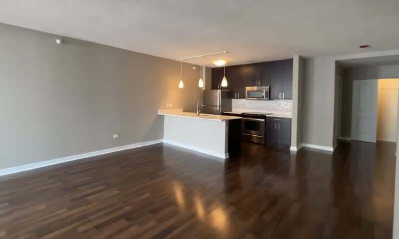 739 N Wabash Ave – photo 1
