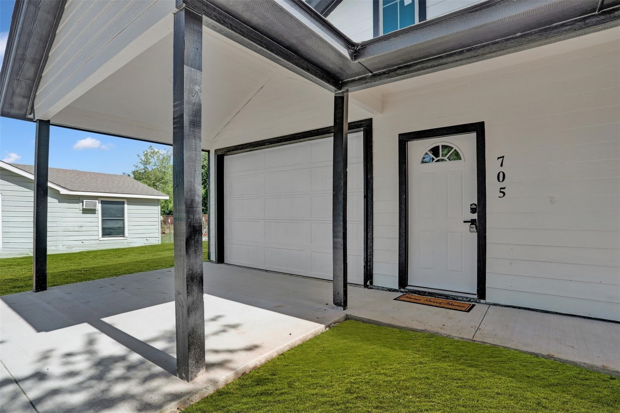 705 E Hanna Street – photo 2