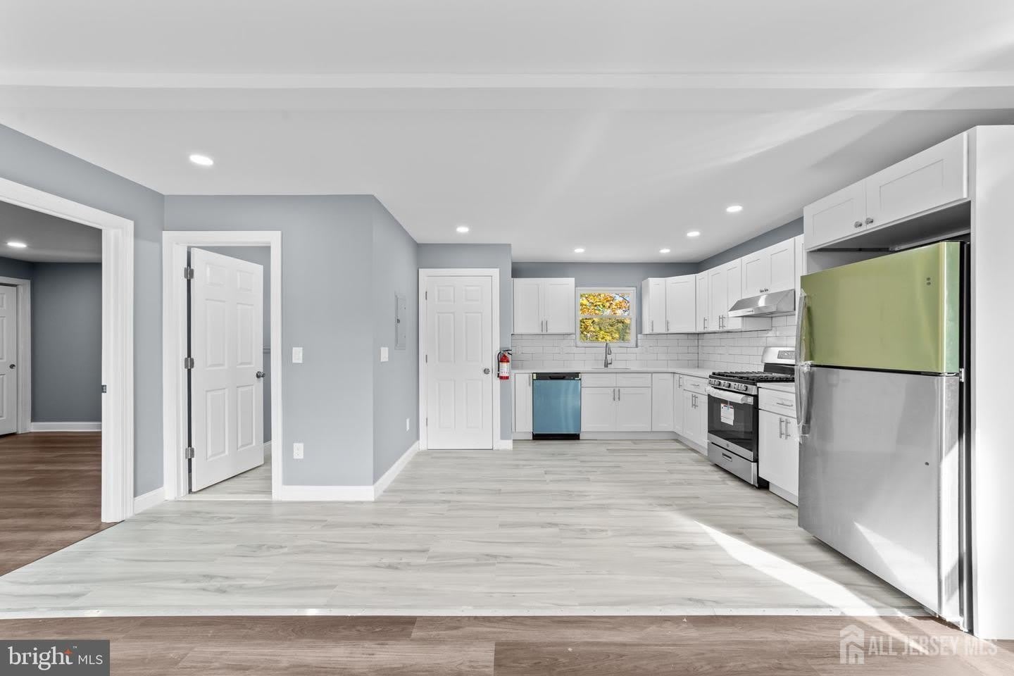 245 William Street – photo 3
