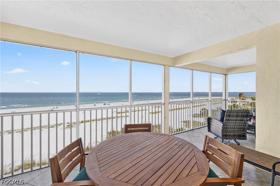 100 Estero Boulevard – photo 1