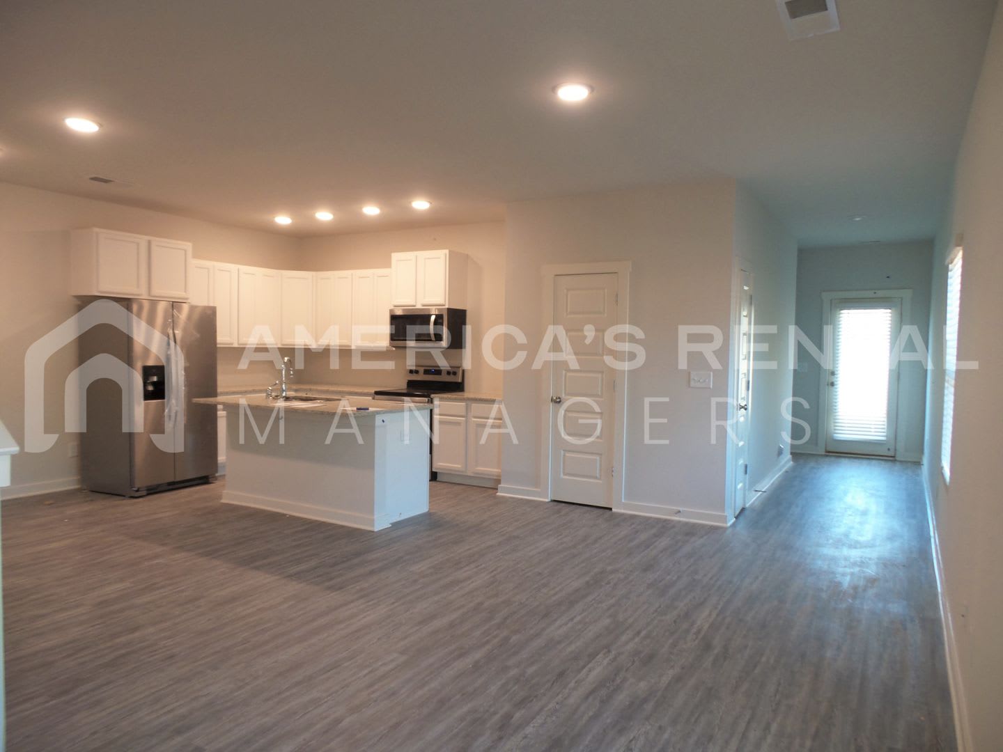 Home for Rent in Calera, AL... View with 48 Hours Notice! – photo 3
