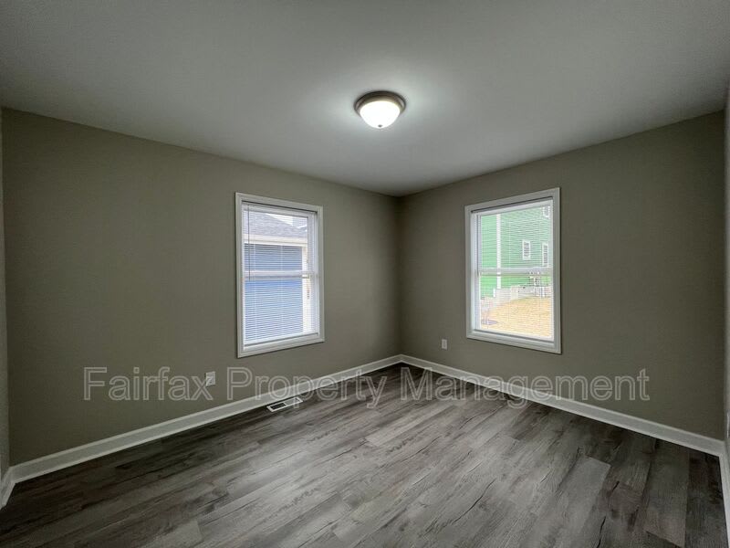 2307 Owen St – photo 4