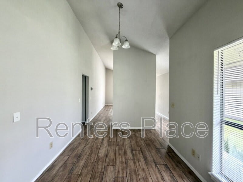 1548 East 74th Street – photo 4