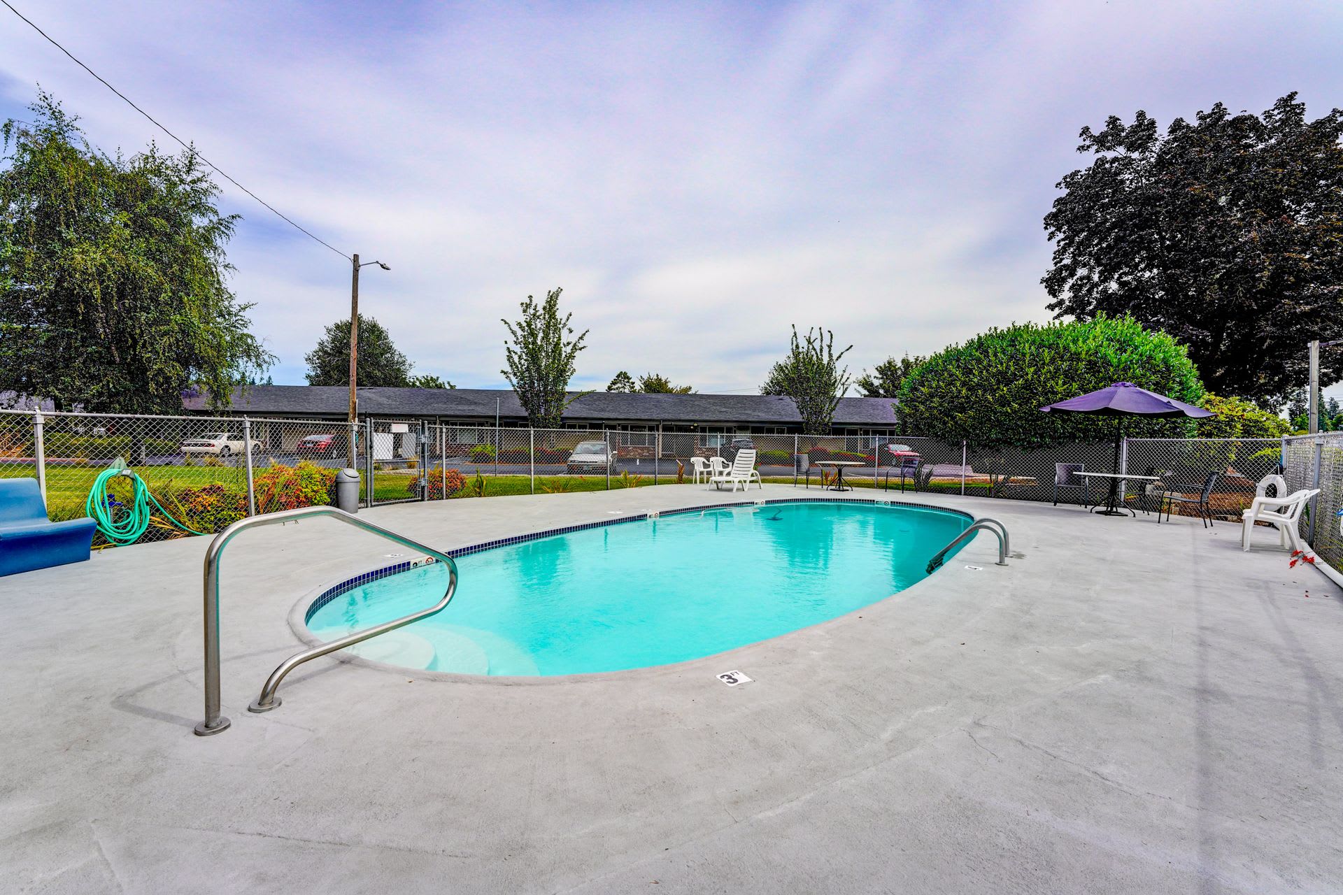 Fairway Village Apartments – photo 3