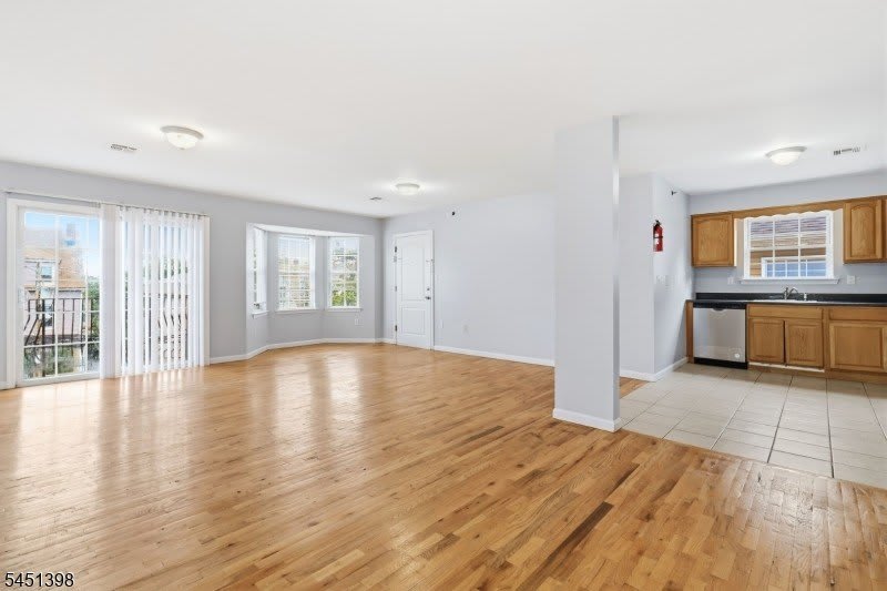 83 Farley Ave – photo 5