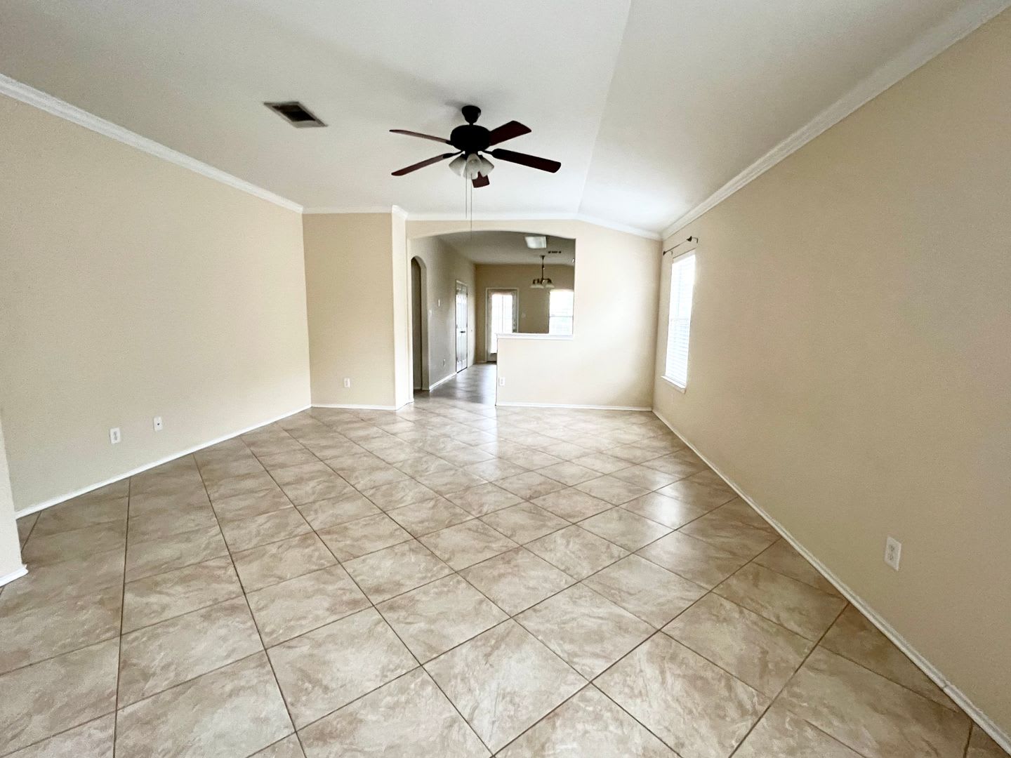 Buda Home for Lease – photo 5