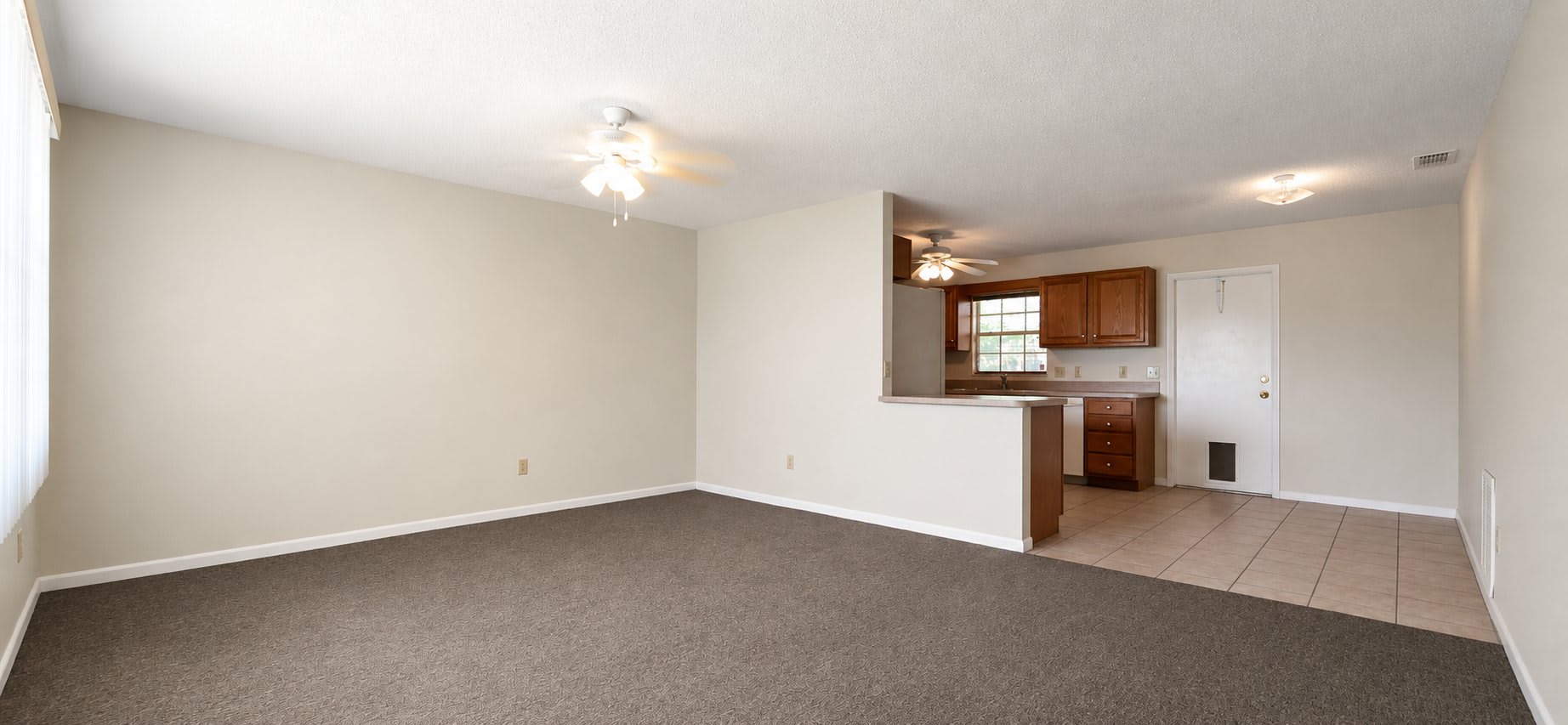 1438 Thousand Roses drive S – photo 2