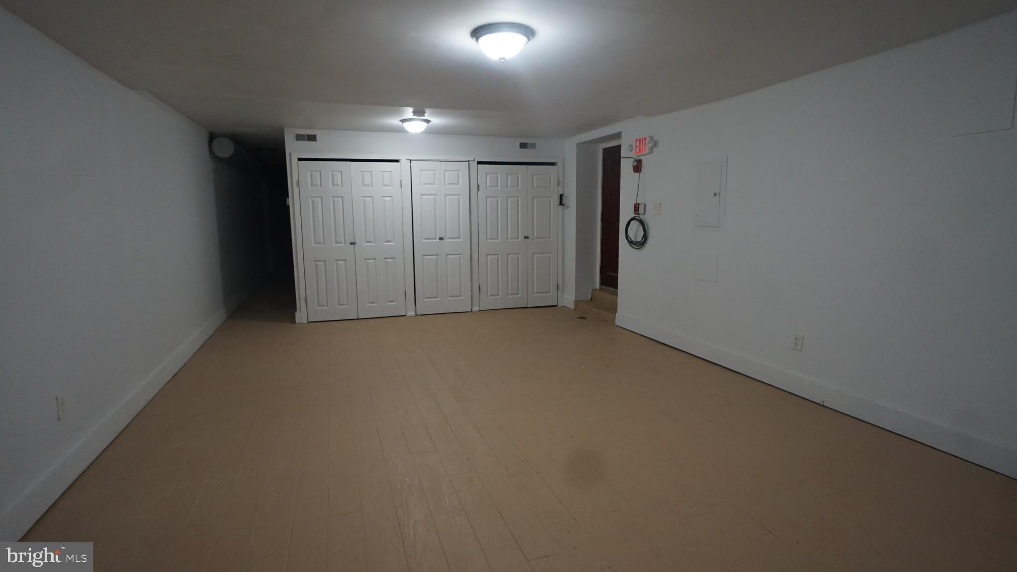 1921 W DIAMOND Street – photo 3