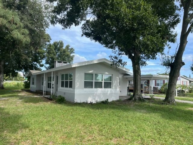 2334 42nd Ave N – photo 2