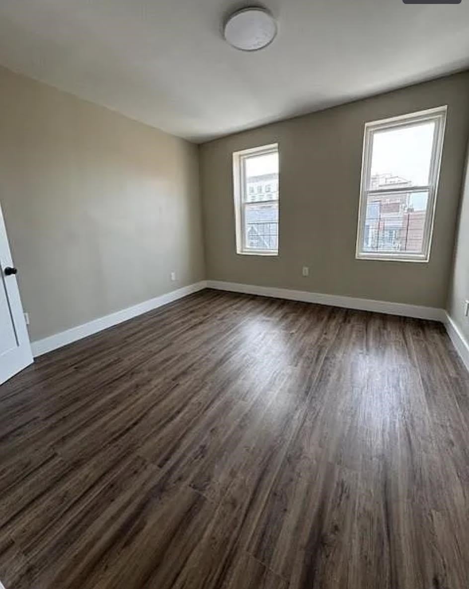686 BERGEN AVE – photo 4