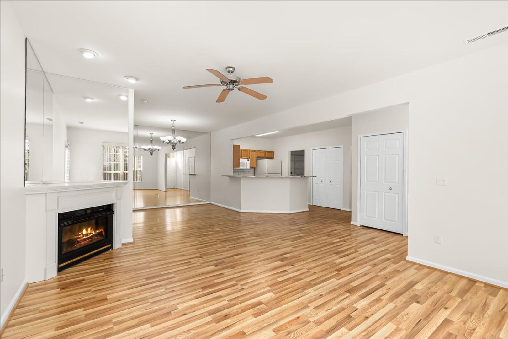 Maple Crossing Condo – Comfort, Convenience & Location – photo 5