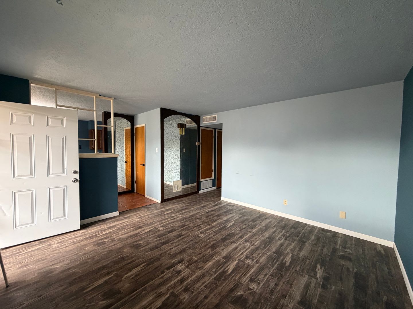 Charming 3 Bedroom 1.5 Bathroom Home In The NE! – photo 3