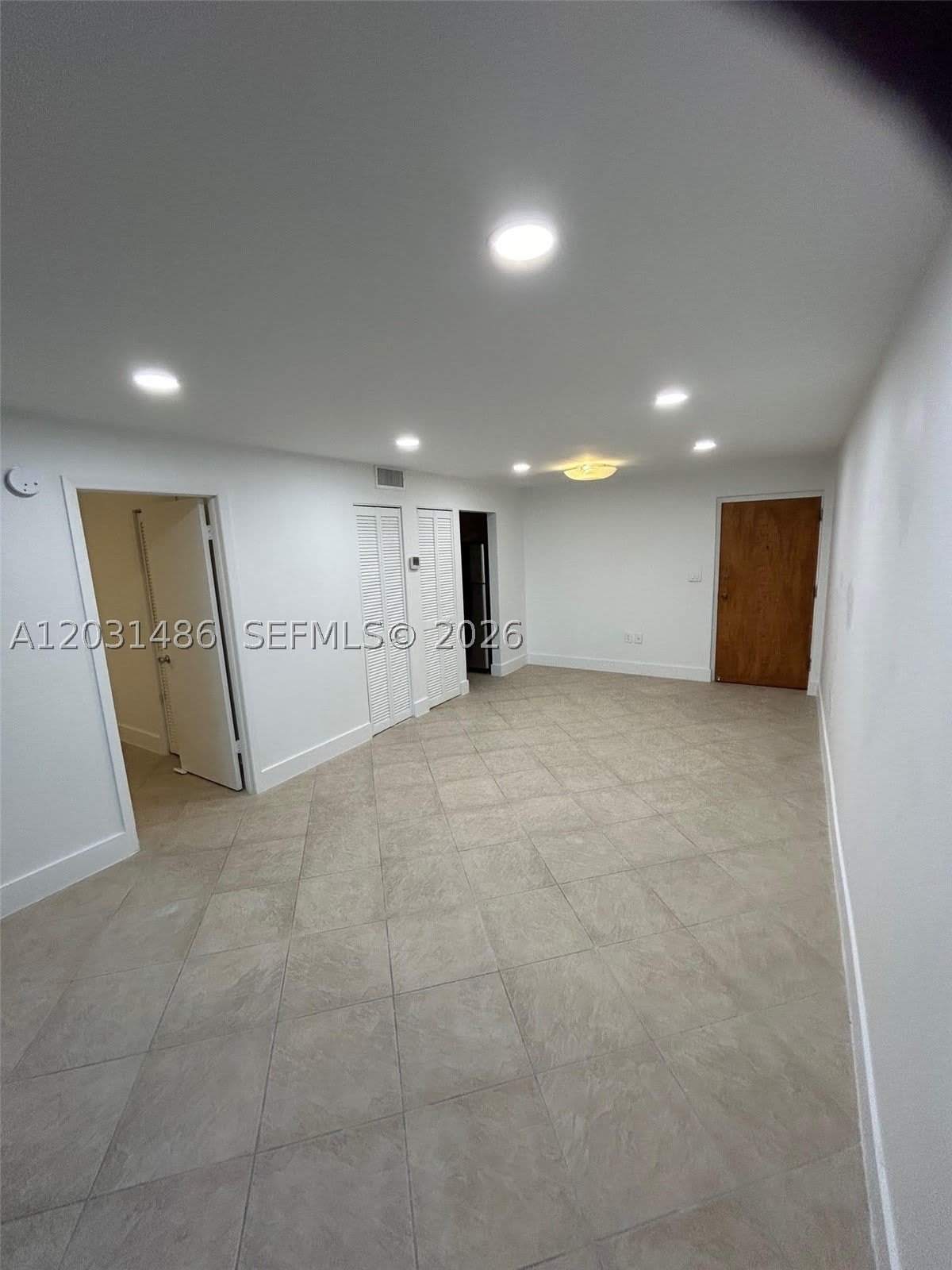 2920 SW 28th Ter – photo 2