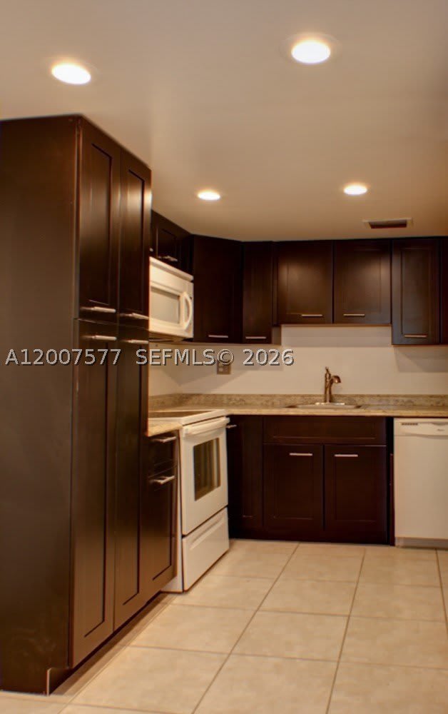 8020 SW 17th Pl – photo 2