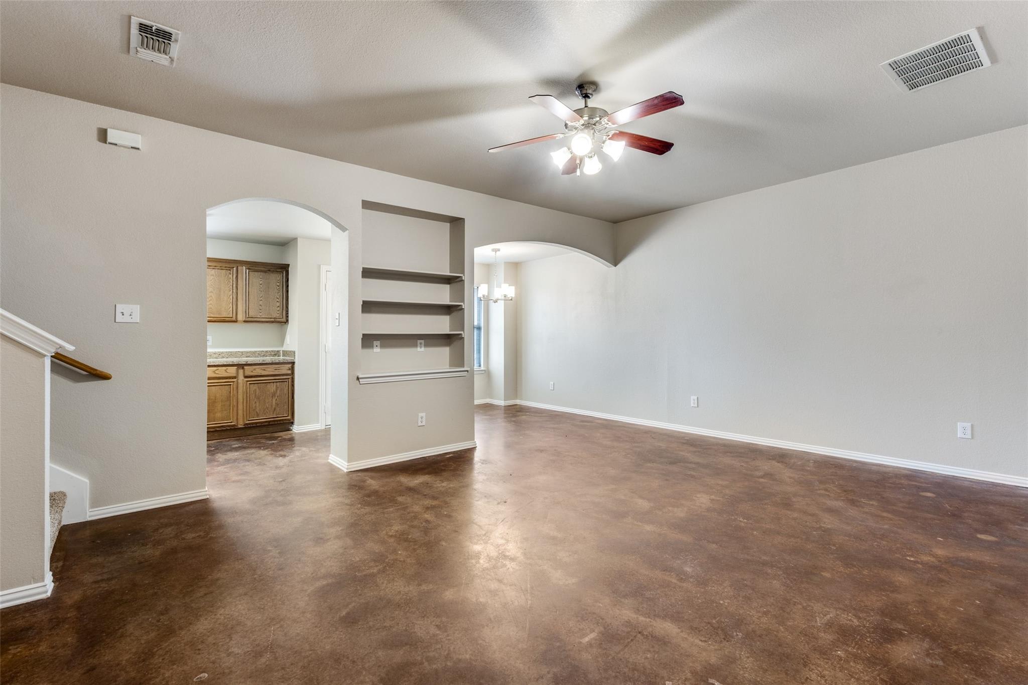 606 East College Avenue – photo 2