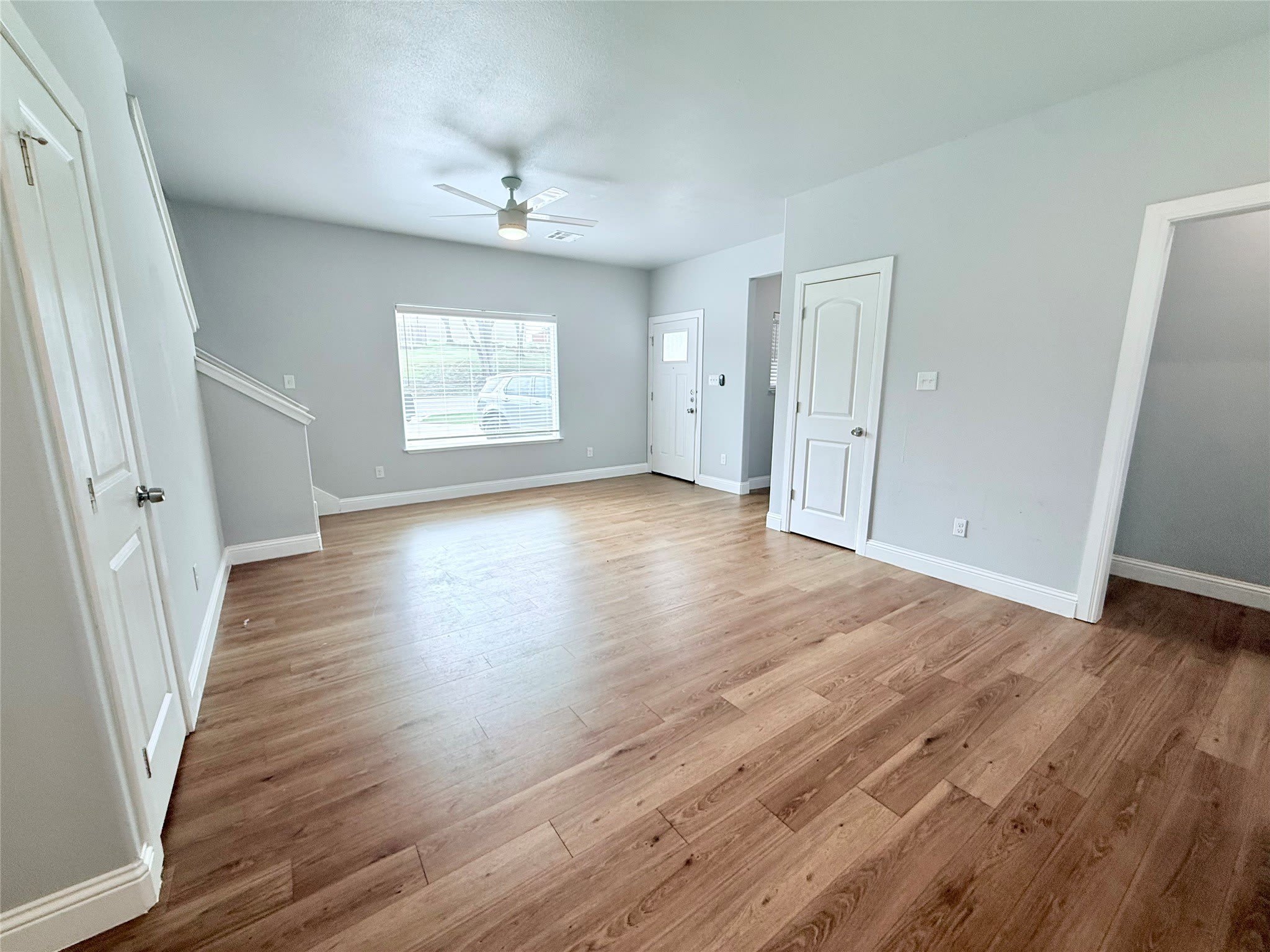 986 S 6th Avenue – photo 3
