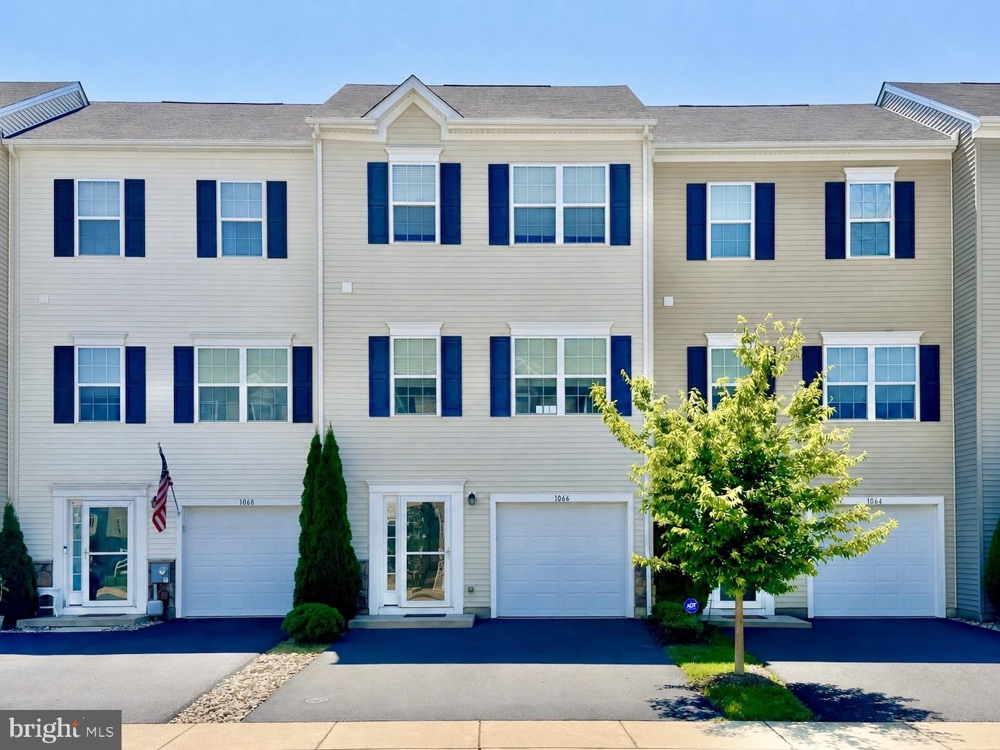 1066 WICKERSHAM Way – photo 1