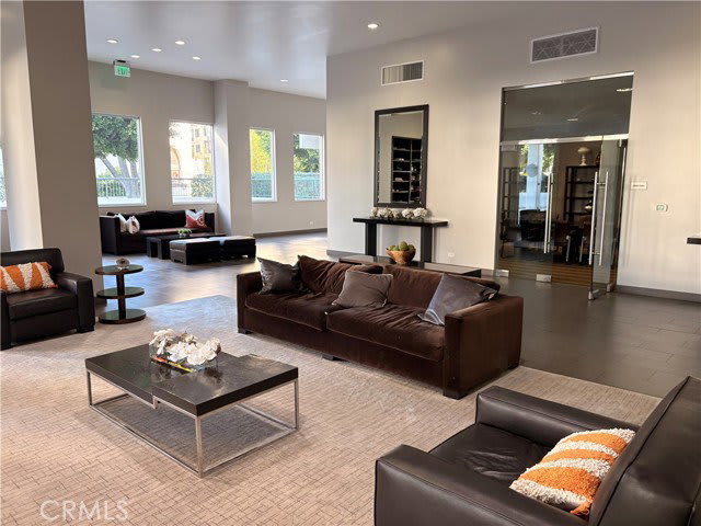 10501 Wilshire Boulevard – photo 4