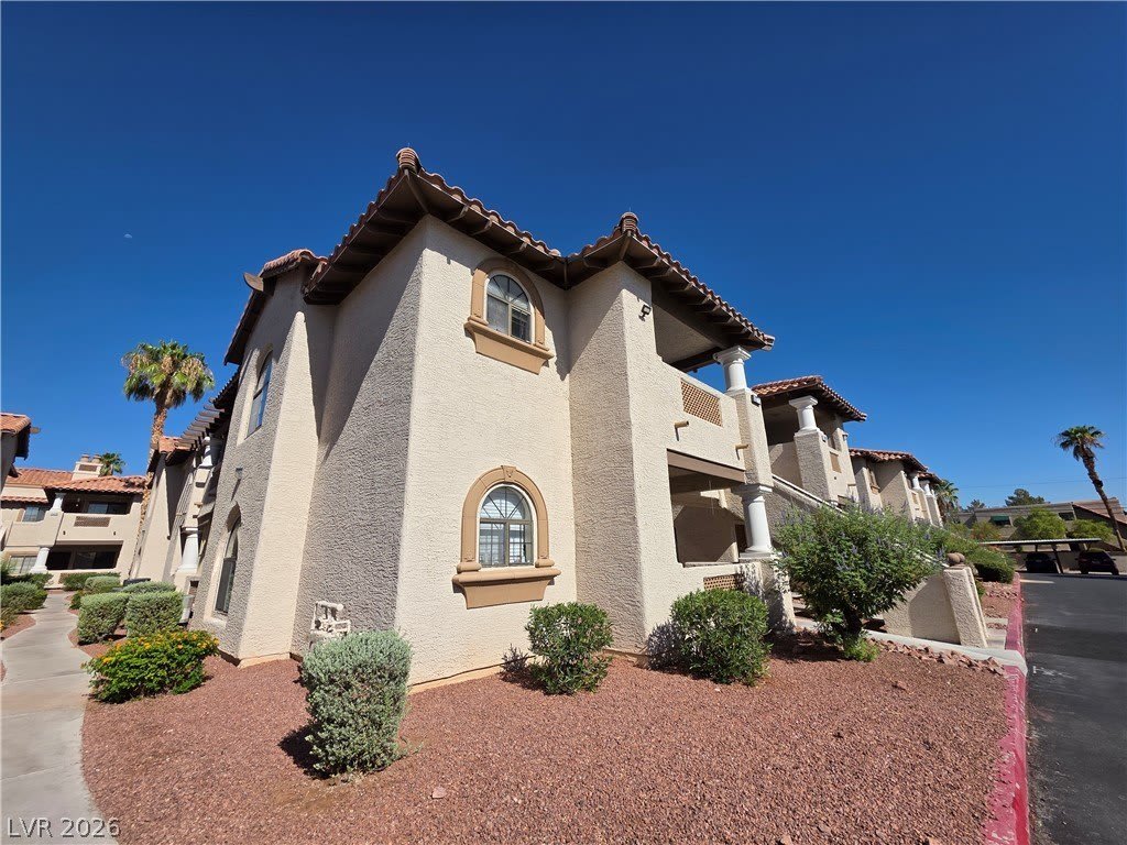 1407 Santa Margarita Street – photo 4