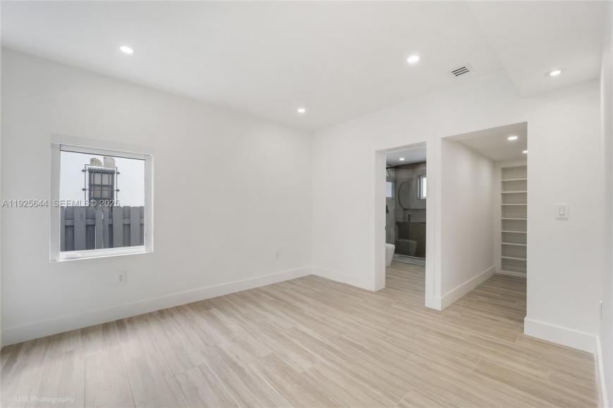 1654 SW 18th Ave – photo 4