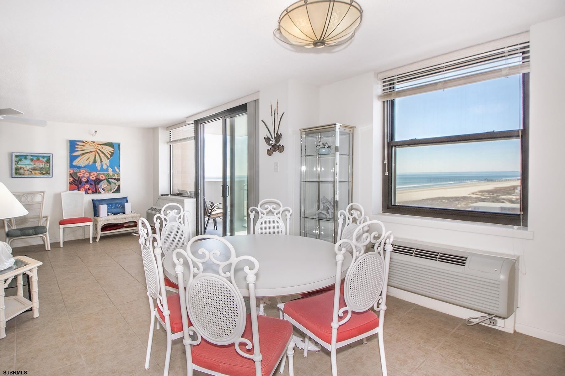5200 Boardwalk 5B – photo 3