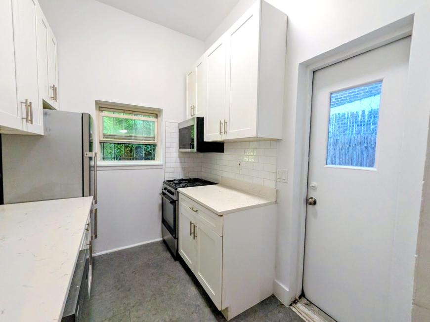 339 West 19th Street – photo 5