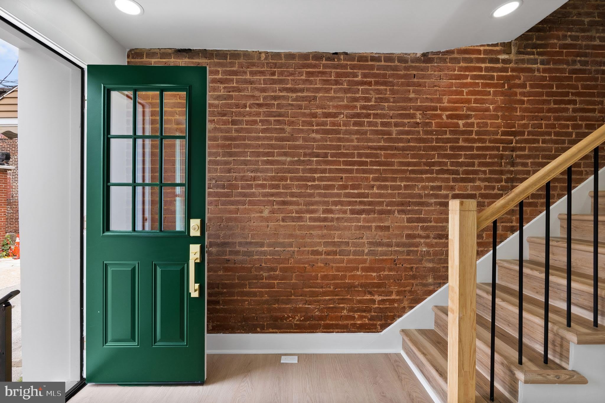 203 S MADEIRA Street – photo 5