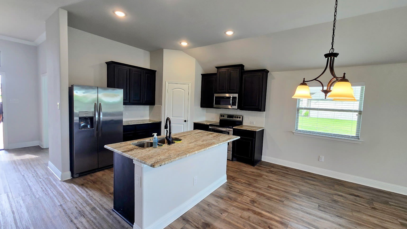 552 Firethorn Drive – photo 3
