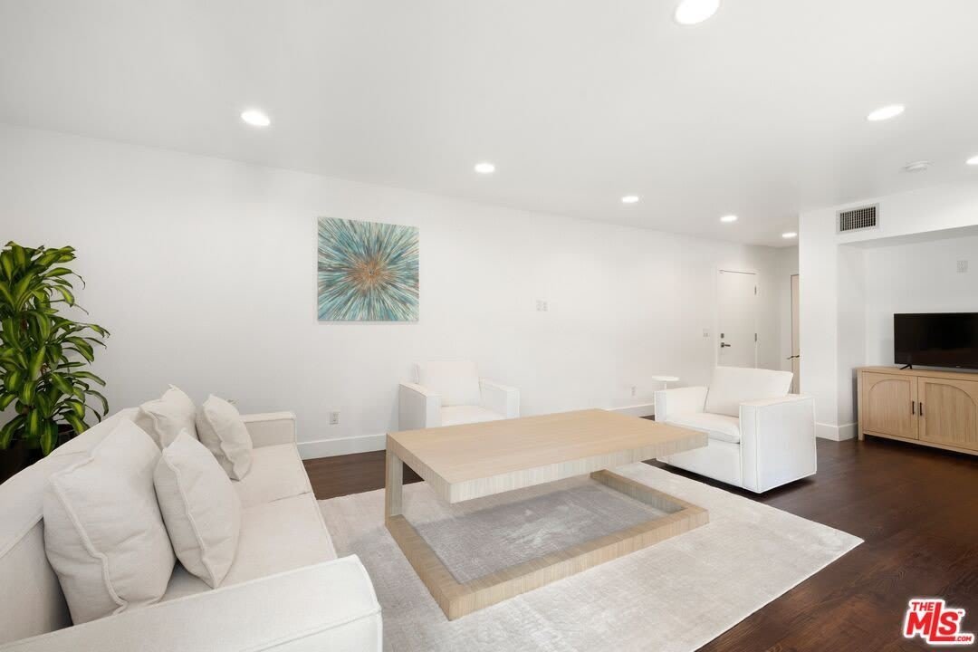 8755 Shoreham Dr – photo 2