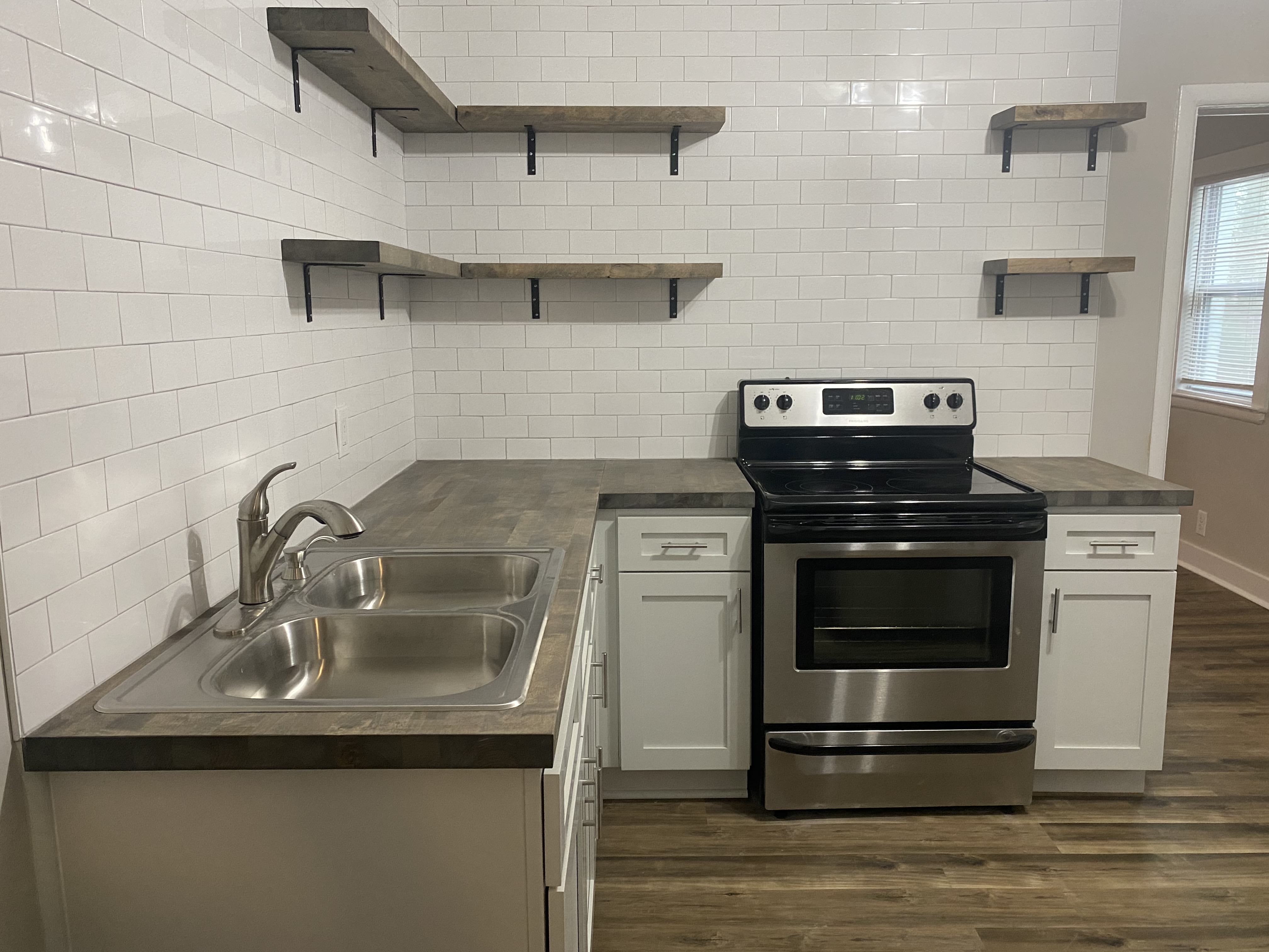 3130 Ridge Ave – photo 2