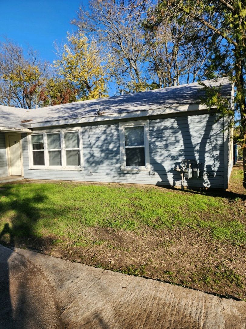 1903 Poage Ave – photo 1