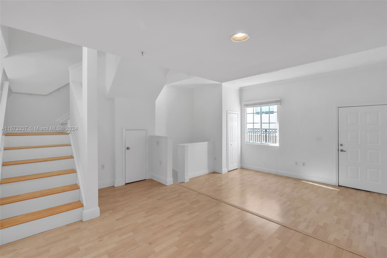 2921 Northeast 185th Street – photo 3