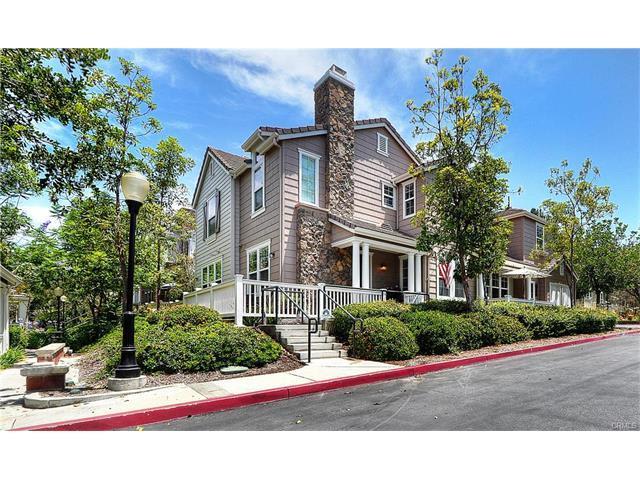 End Unit 3 Bedroom Townhouse Style Home – photo 1