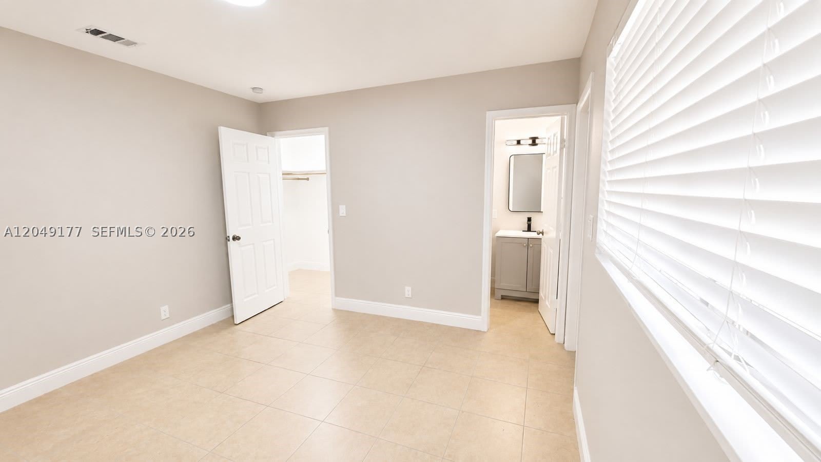 2332 Roosevelt St – photo 2