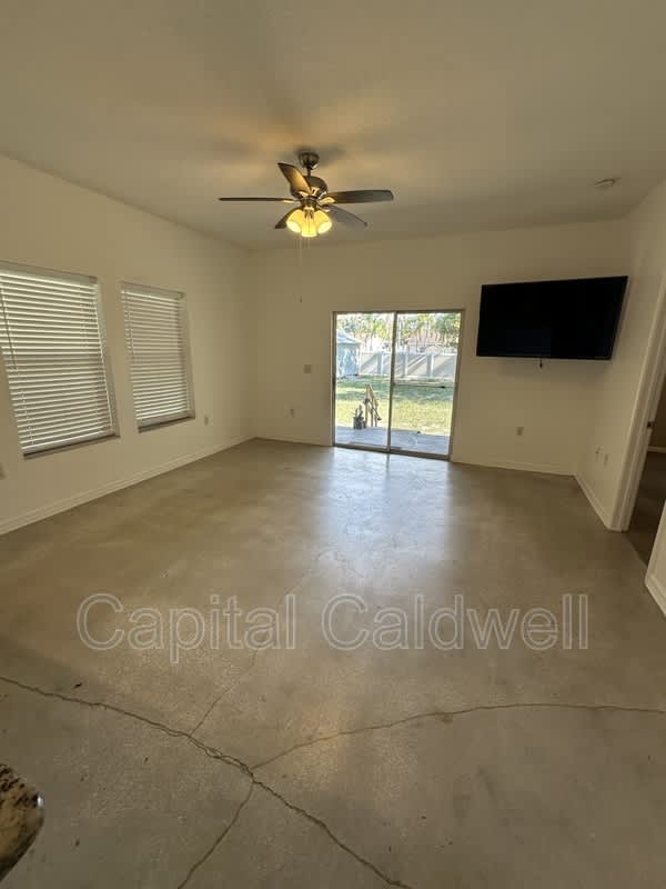 1215 E 29Th Ave – photo 5