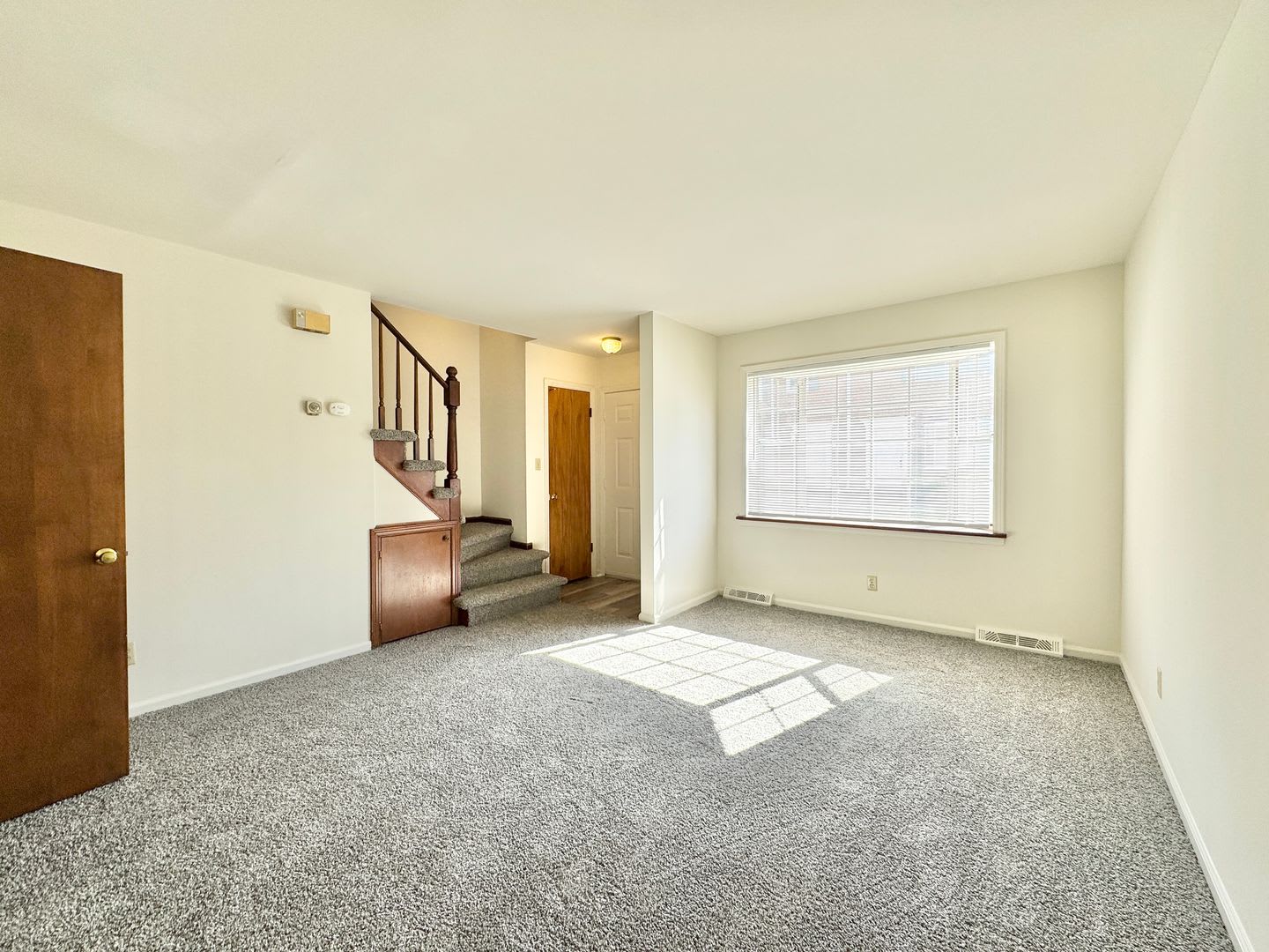 Adorable 2 Bedroom Convenient to I-29, Shopping & More! MOVE IN SPECIAL!! – photo 4