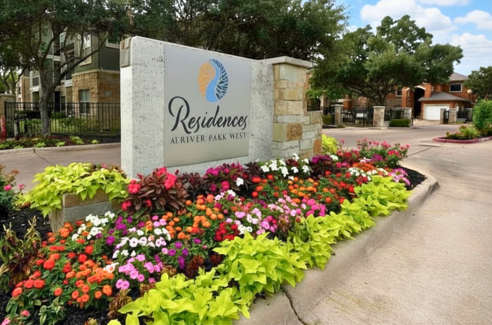Residences at Riverpark West – photo 2
