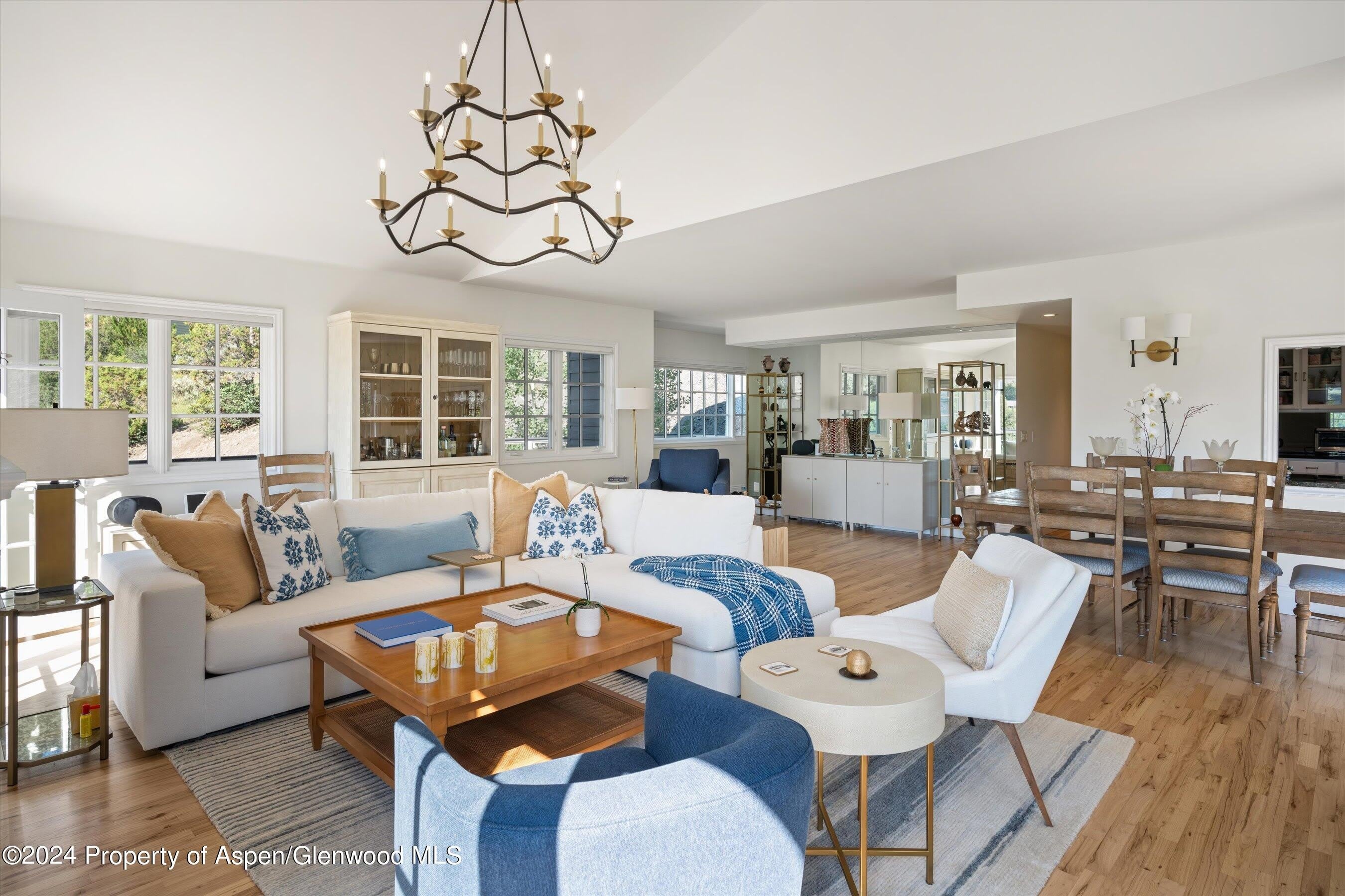 407 Gateway Road – photo 3
