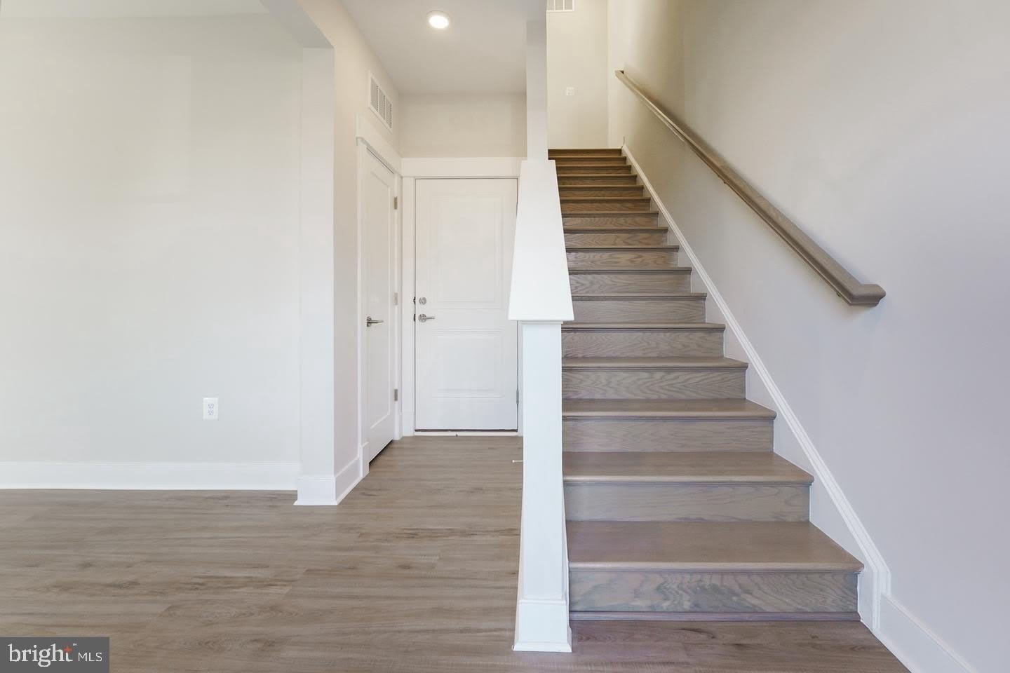 945 Sycamore Dr Se – photo 4