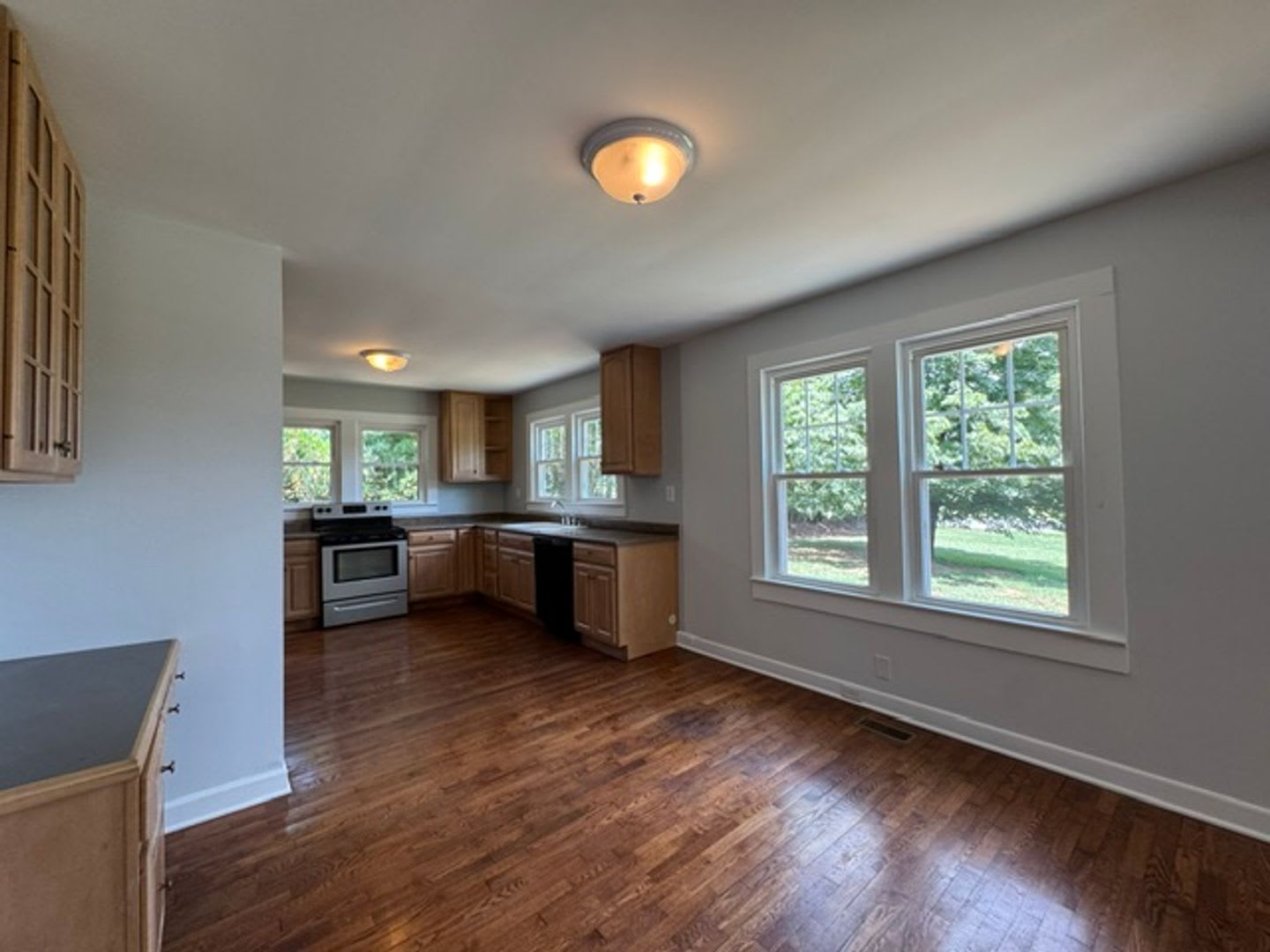 Charming 2 Bd 1 Full Ba Home In Greer Eastside Close To Riverside Hs Bmw Gsp Inland Port Greenville Spartanburg But With Country Feel With Land Outbuildings The Home Sits On A 3 4 Acre Lot – photo 5
