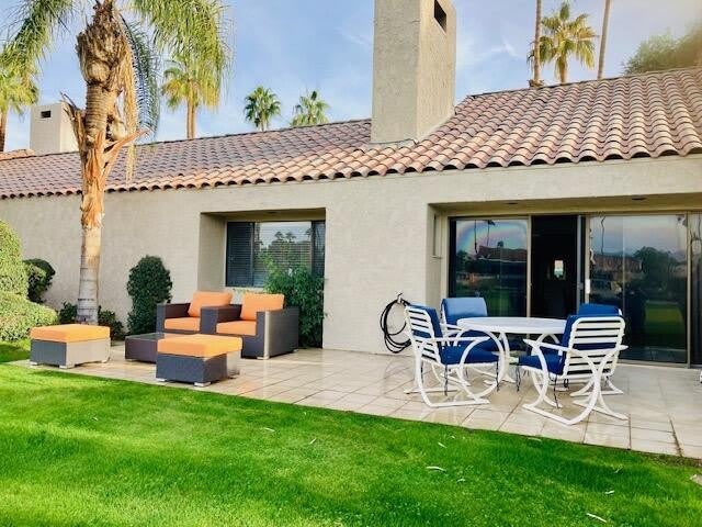 118 Racquet Club Drive S – photo 2