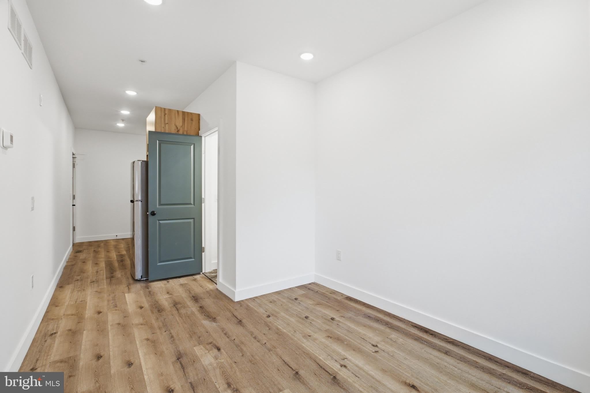 4243 MANTUA Avenue – photo 5