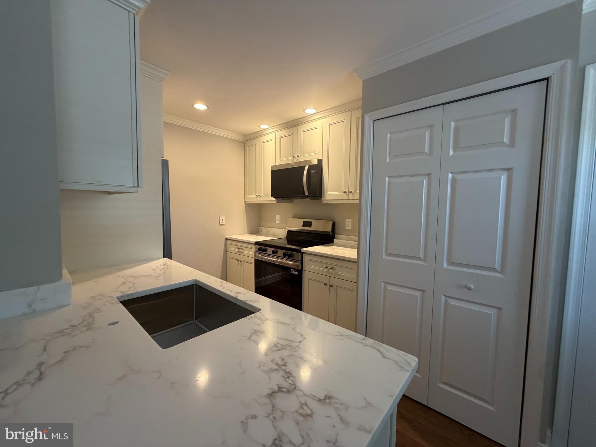 403 S Main Street – photo 1