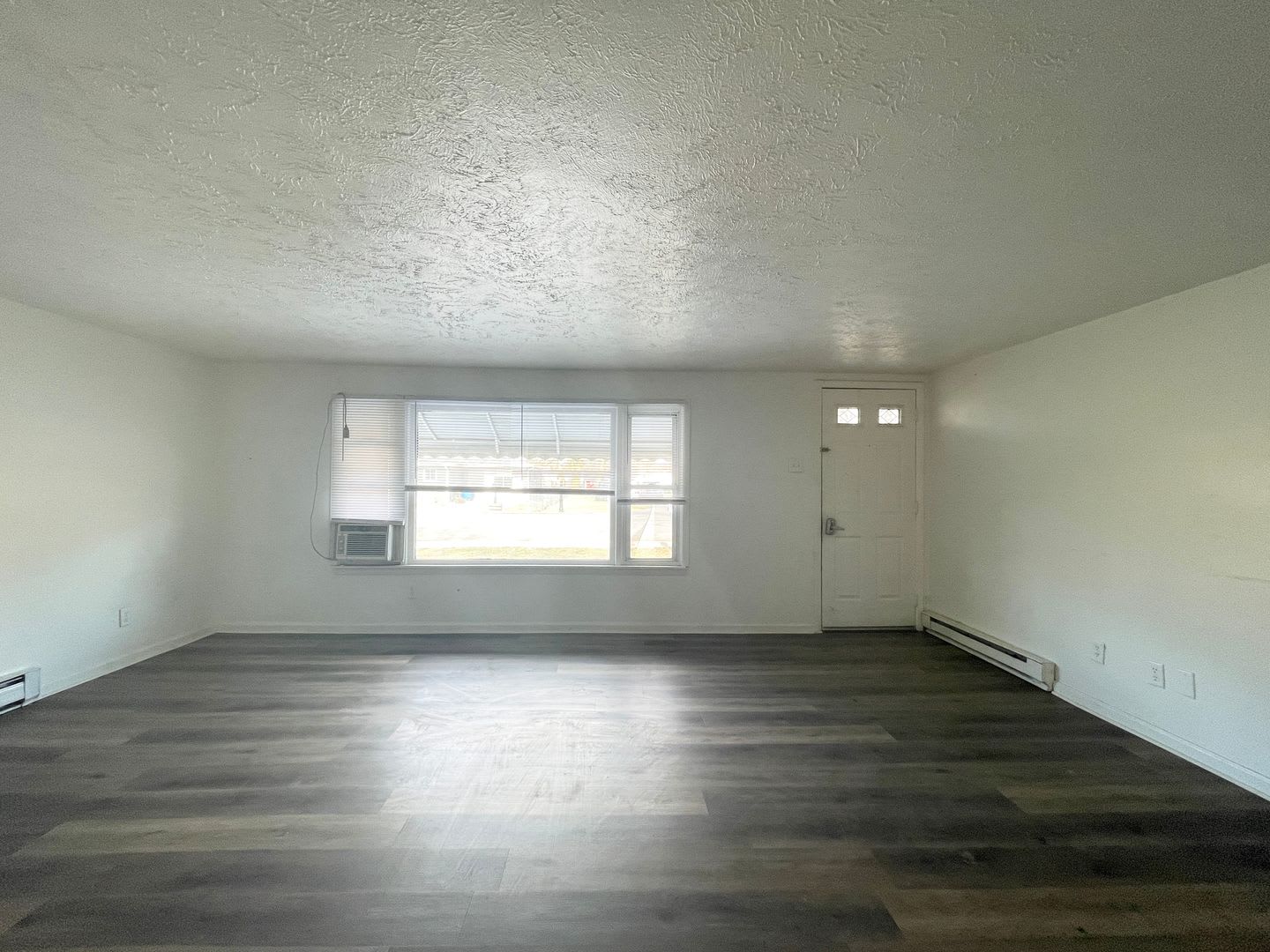 For Rent: 2509 E. 16th St. 3 Bedroom 2 Bathroom Home Pet Friendly Home in Muncie! – photo 2