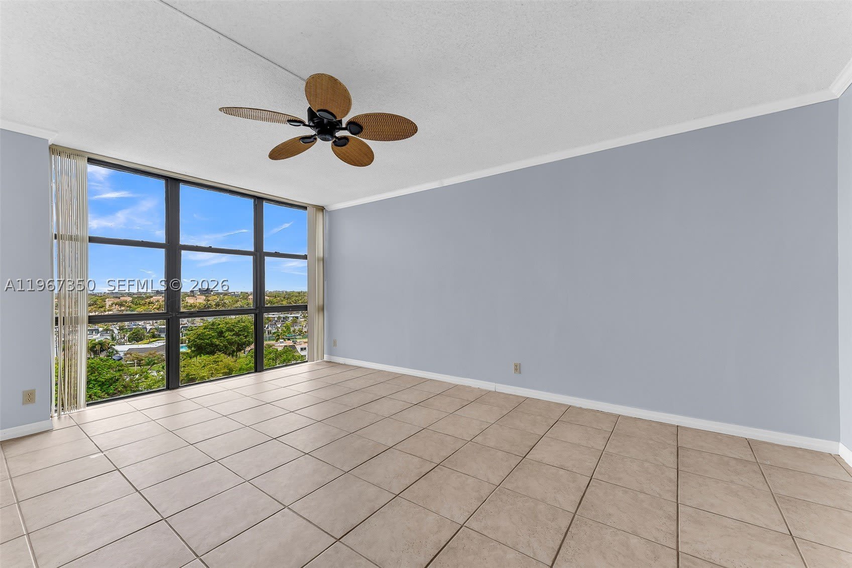 800 Parkview Dr Unit 211 – photo 5